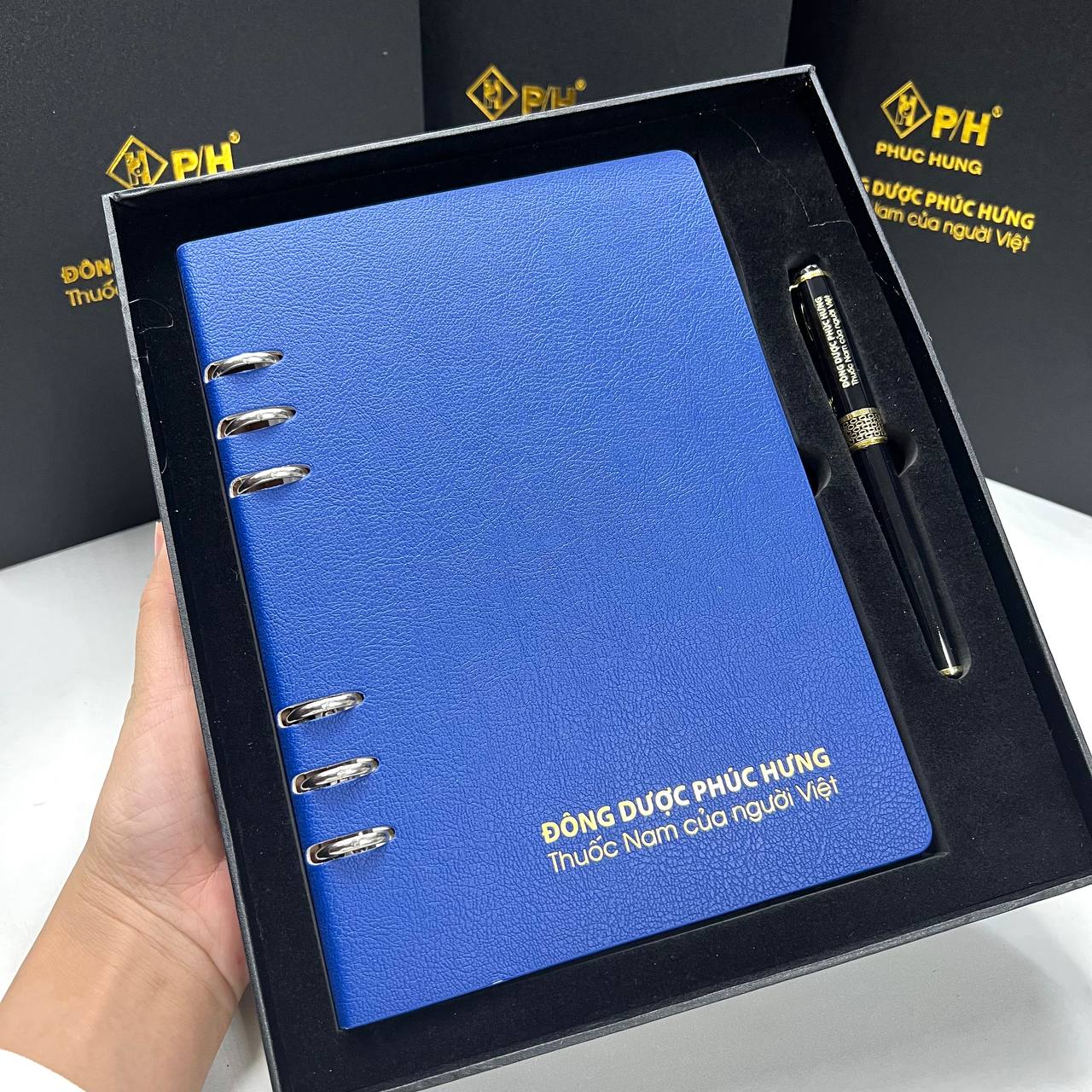 Khám Phá Xưởng Sản Xuất Sổ Da Quà Tặng